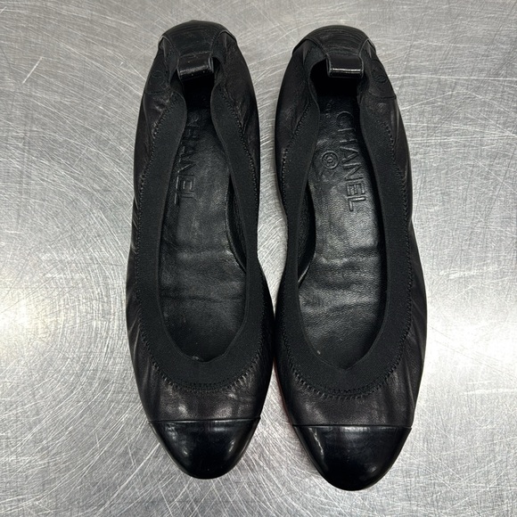 Size 37 Black Chanel Leather Interlocking CC Ballet Flats - Picture 2 of 8